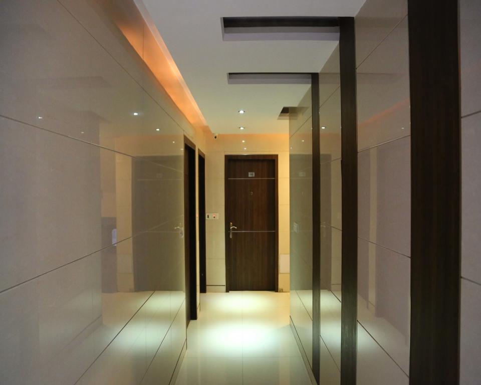 Hotel Sri Nanak Continental Delhi  Exterior foto