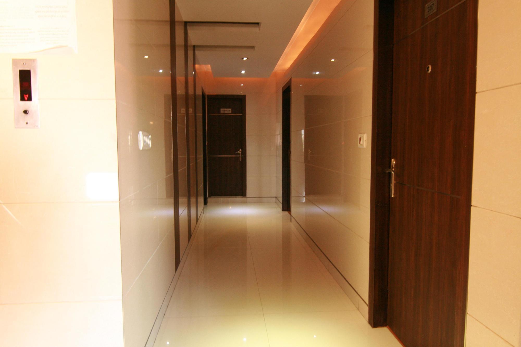 Hotel Sri Nanak Continental Delhi  Interior foto