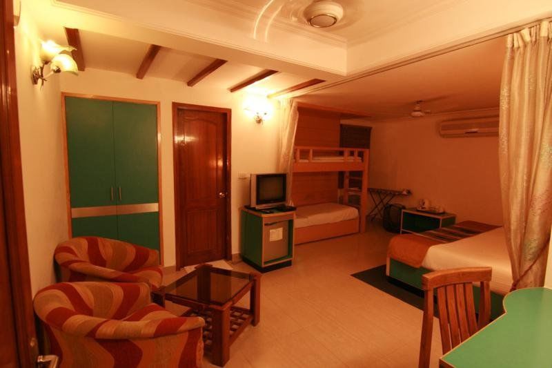 Hotel Sri Nanak Continental Delhi  Habitación foto