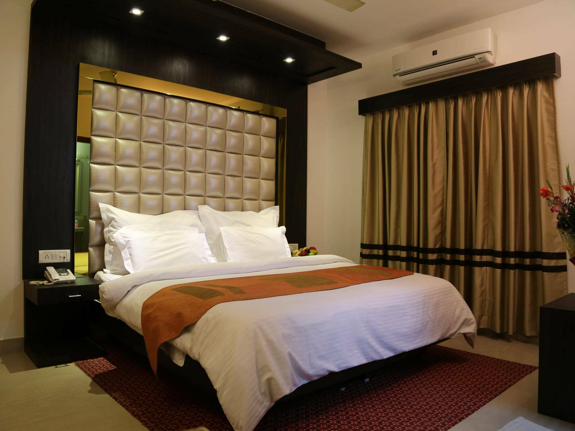 Hotel Sri Nanak Continental Delhi  Exterior foto